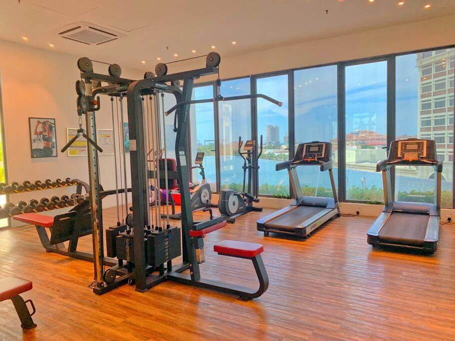 Netflix 2 Bedroom Troika 1812 Apartment Kota Bharu