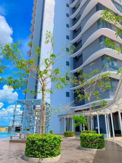 Netflix 2 Bedroom Troika 1812 *