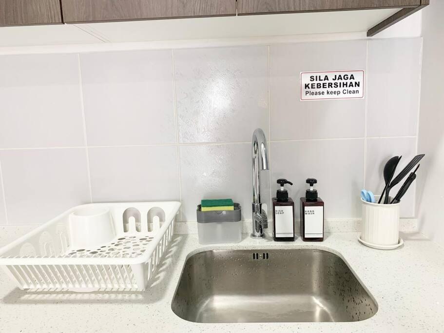 Netflix 2 Bedroom Troika 1812 * Kota Bharu