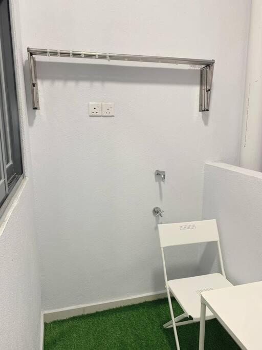 Netflix 2 Bedroom Troika 1812 Apartment *