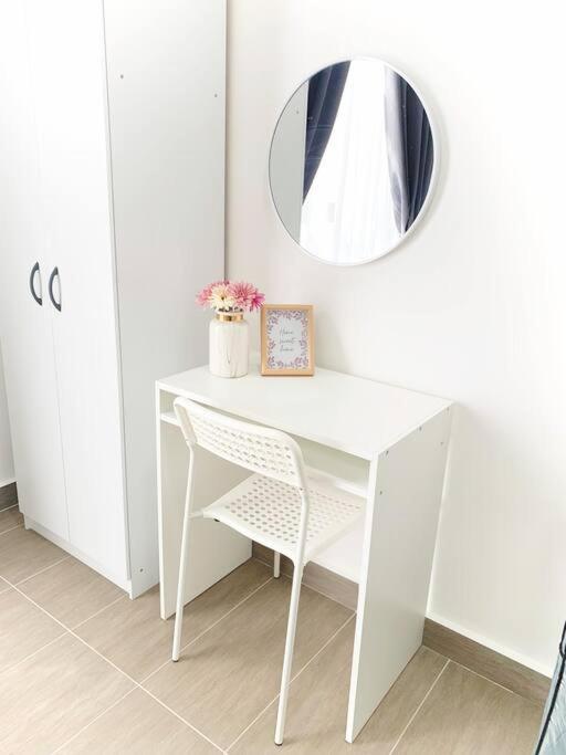 Apartment Netflix 2 Bedroom Troika 1812
