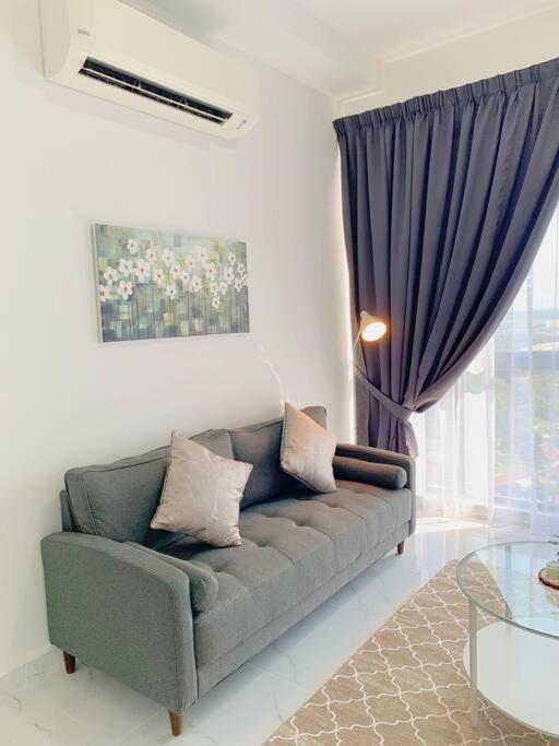 Netflix 2 Bedroom Troika 1812 * Kota Bharu